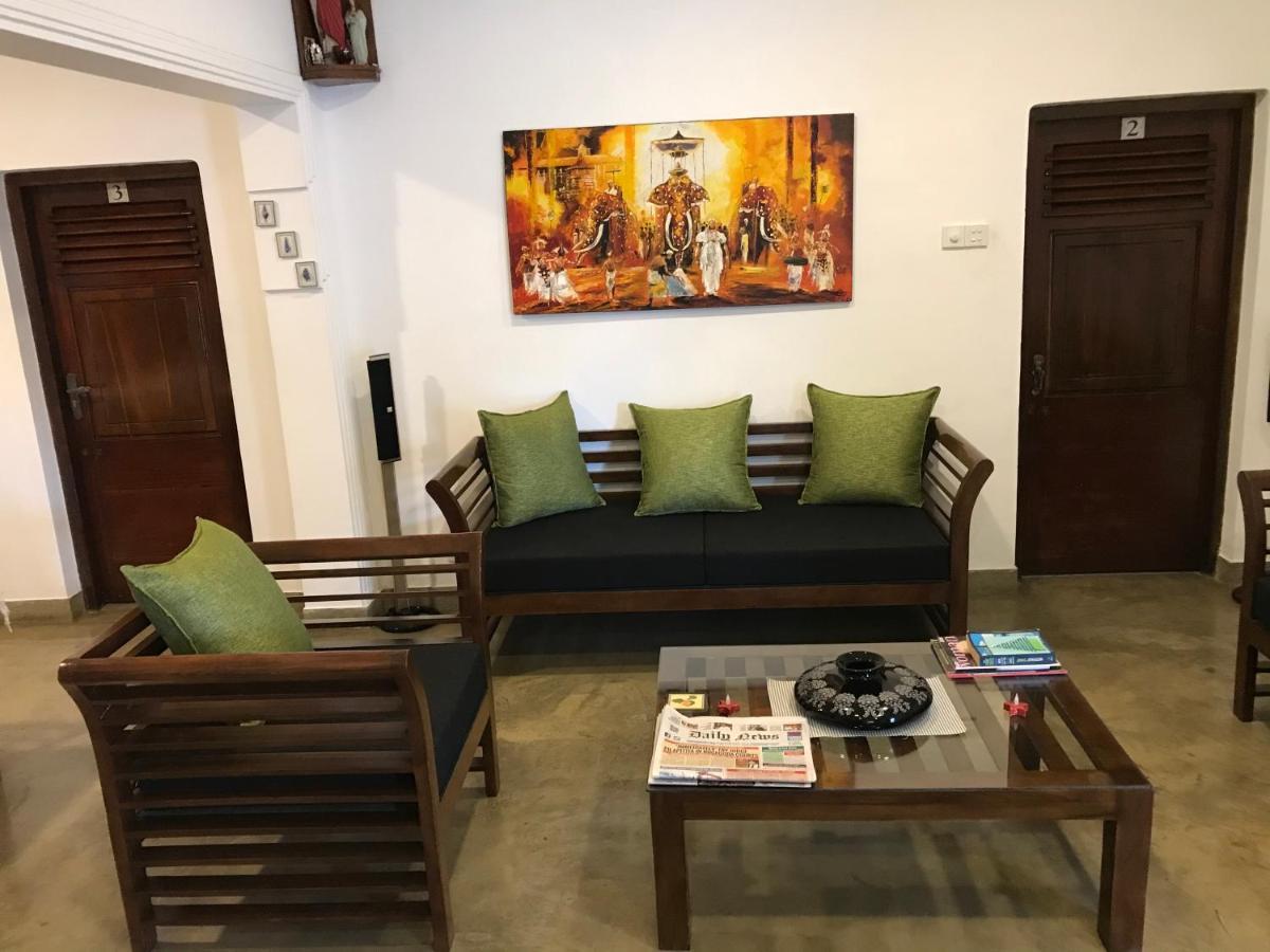 Dions Guest House Negombo Eksteriør bilde